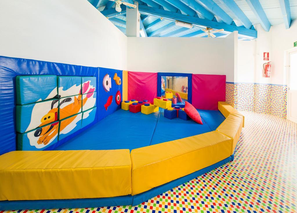 Coral Star Apartments Sant Josep de sa Talaia Exterior photo