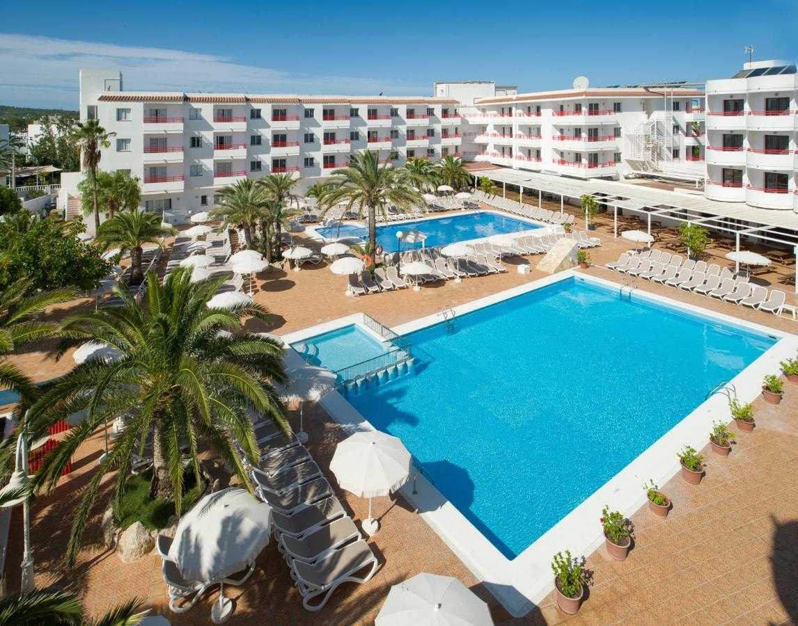 Coral Star Apartments Sant Josep de sa Talaia Exterior photo
